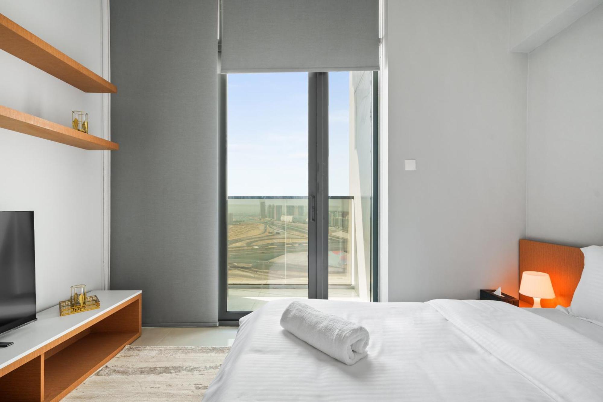 Apartment Sunny In Vibrant Dubailand Area Dubai