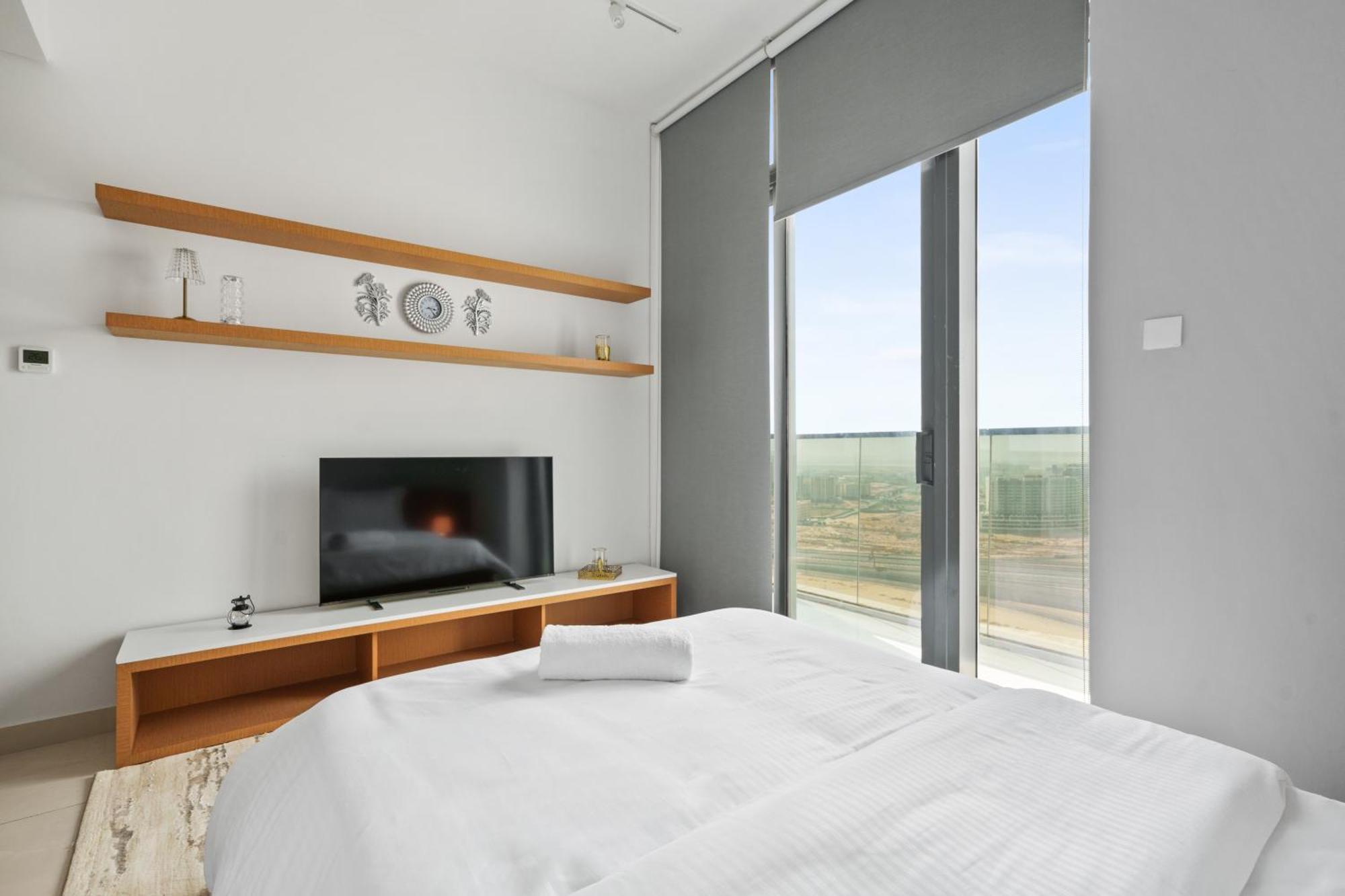 Apartment Sunny In Vibrant Dubailand Area Dubai